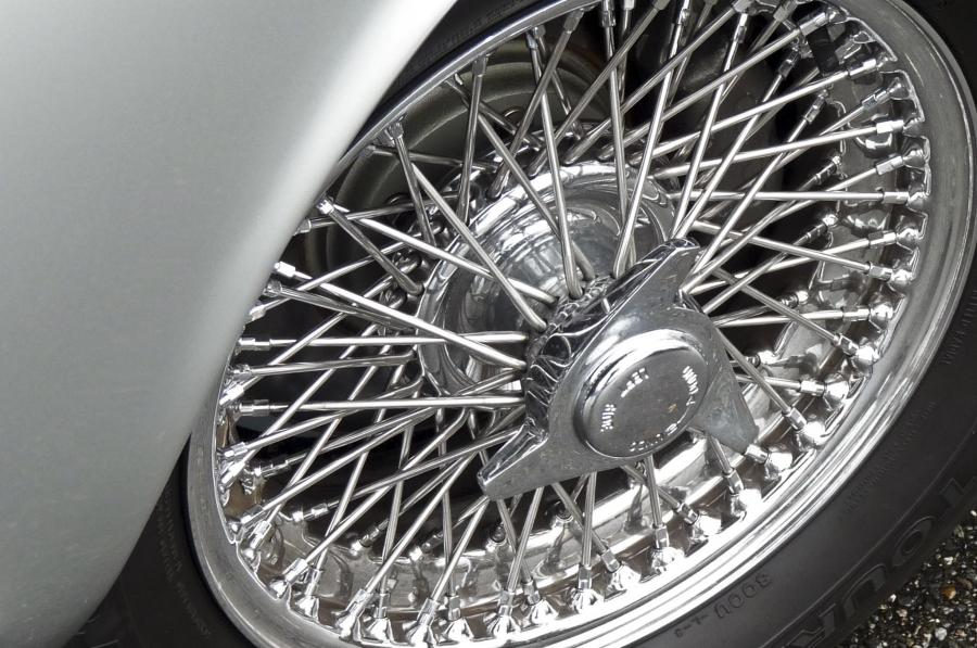 Колеса Aston Martin DB6 (3398/R) 1968 года  (фото 3 из 20)